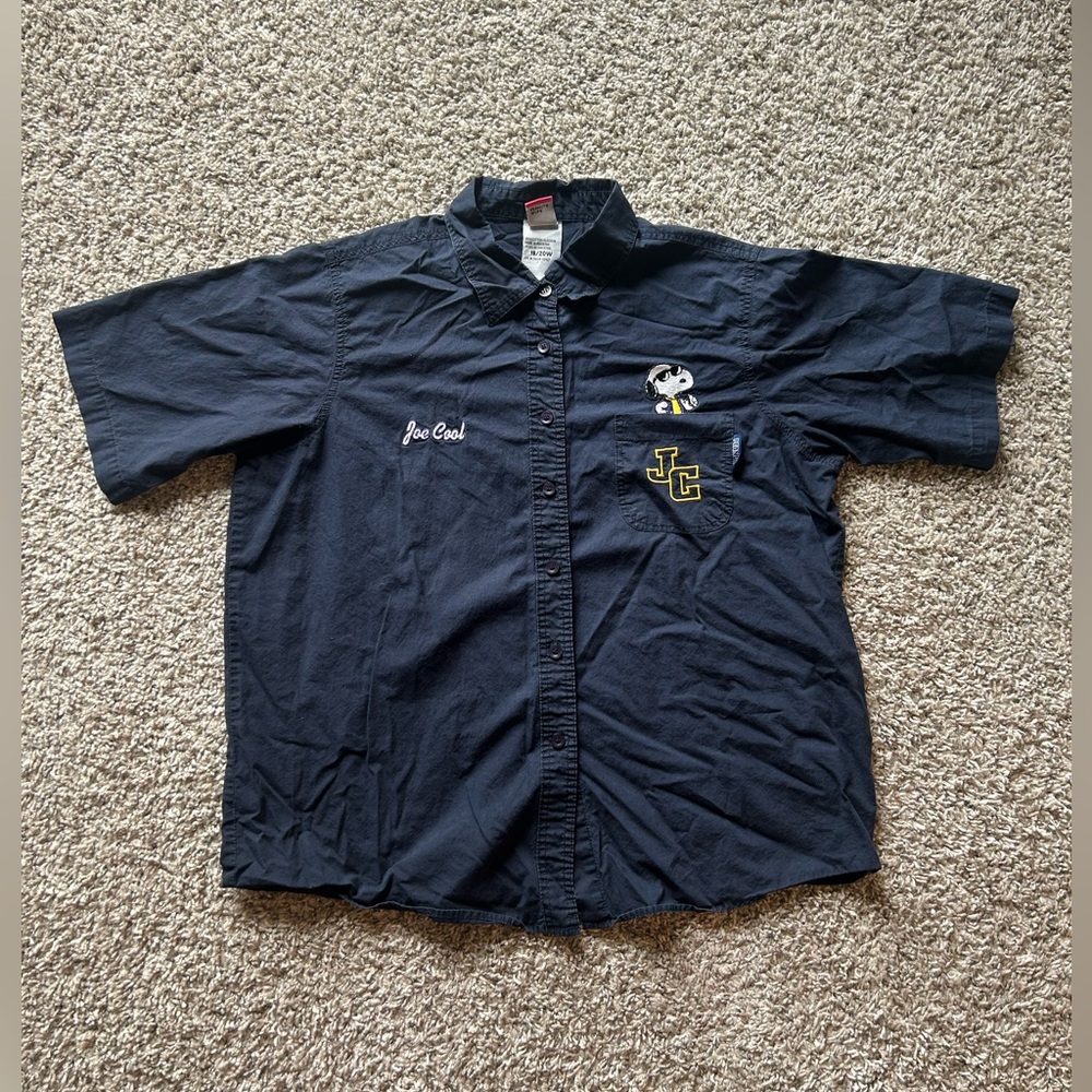Peanuts joe cool brand short sleeve button up women’s 18/20 embroidered